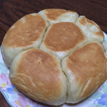 初めて炊飯器でパン作りました(o^^o)♪

家族もとっても喜んで食べてくれました♪♪
ありがとうございました(^^)
